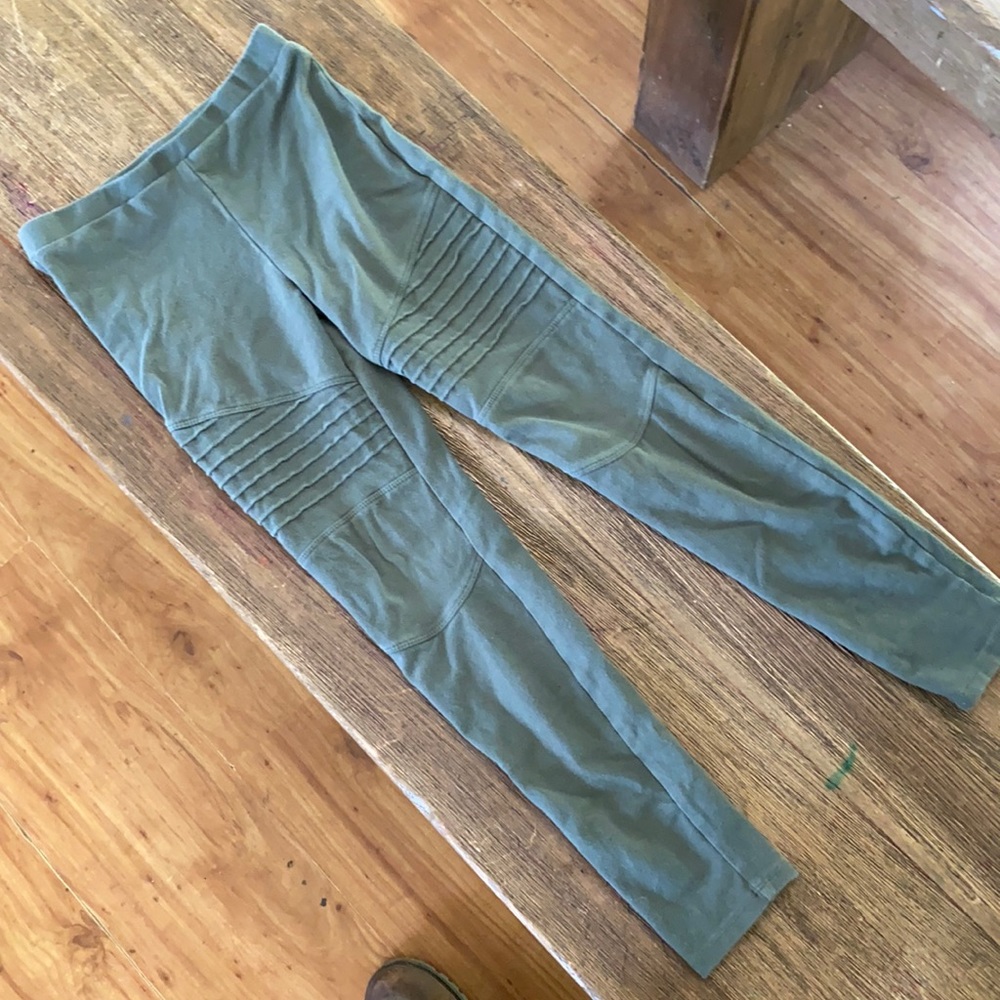 Girls green leggings
